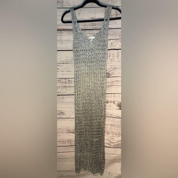 VENUS Metallic Silver Crochet Dress NWOT Medium - Picture 2 of 15